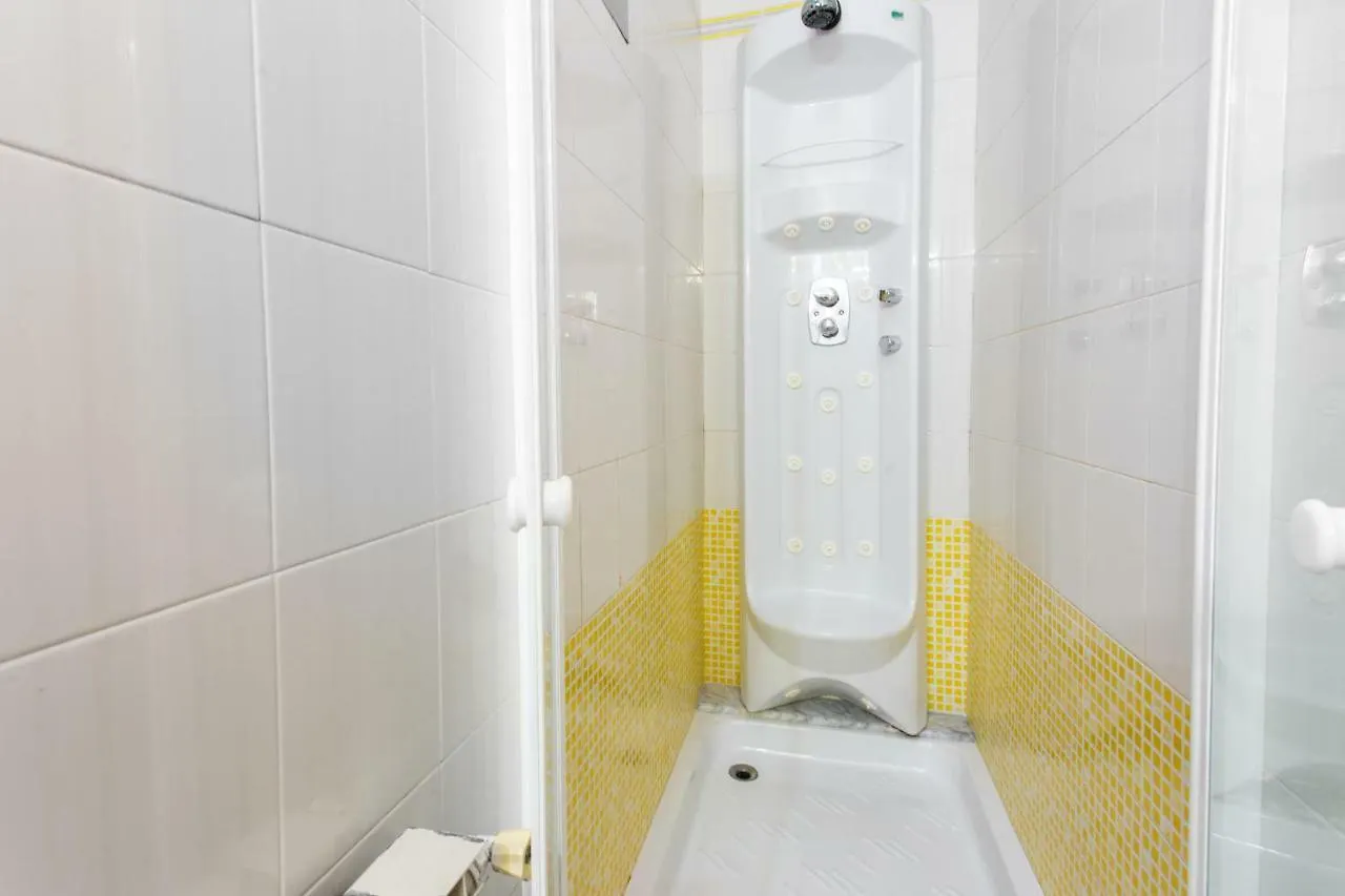 Apartment Friendly Rentals Rambla Flower Barcelona Spain